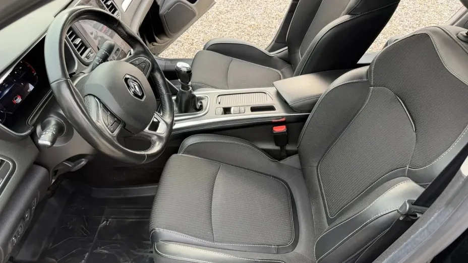 RENAULT Megane -