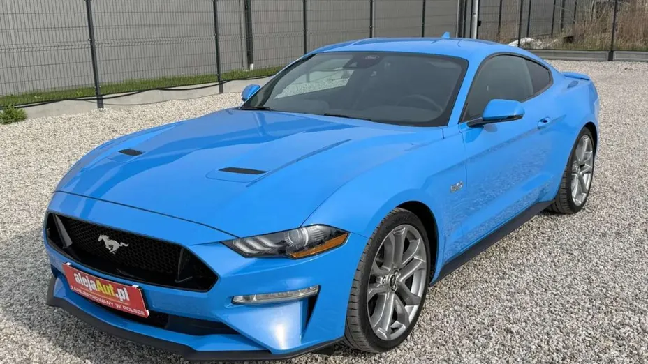 FORD Mustang -