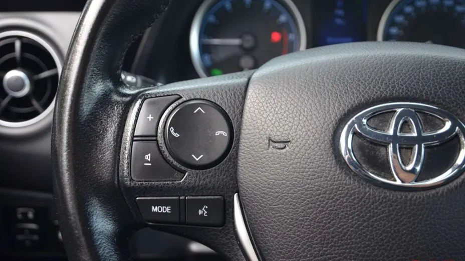 TOYOTA Corolla -