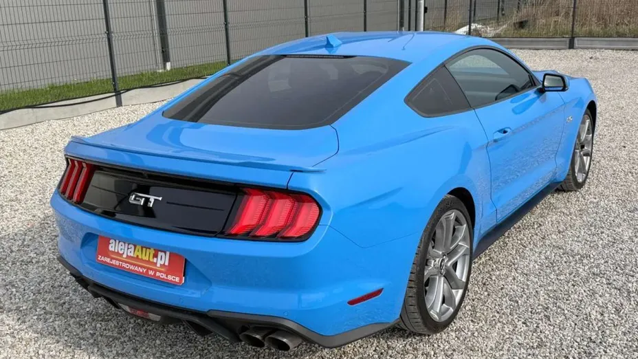 FORD Mustang -