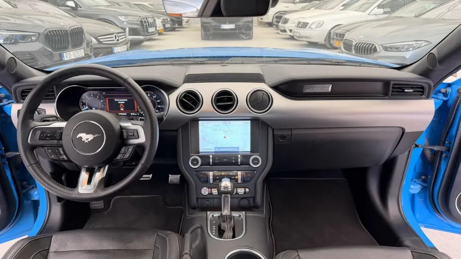 FORD Mustang -