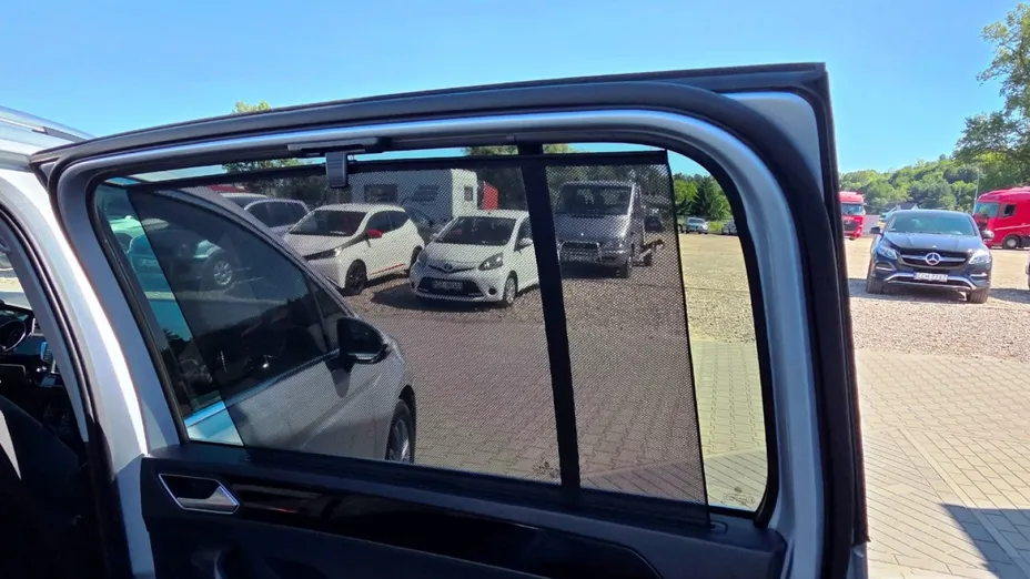 VOLKSWAGEN Touran -