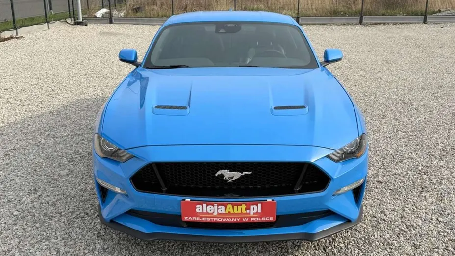 FORD Mustang -