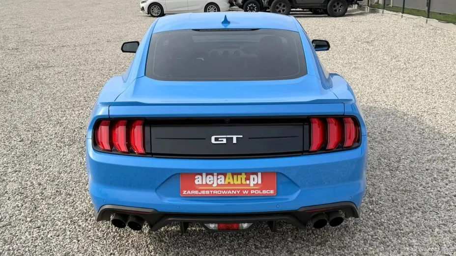 FORD Mustang -