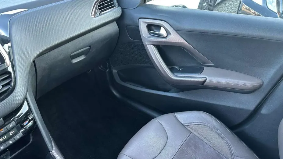 PEUGEOT 2008 -