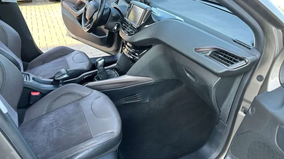 PEUGEOT 2008 -