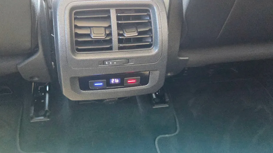 VOLKSWAGEN Touran -