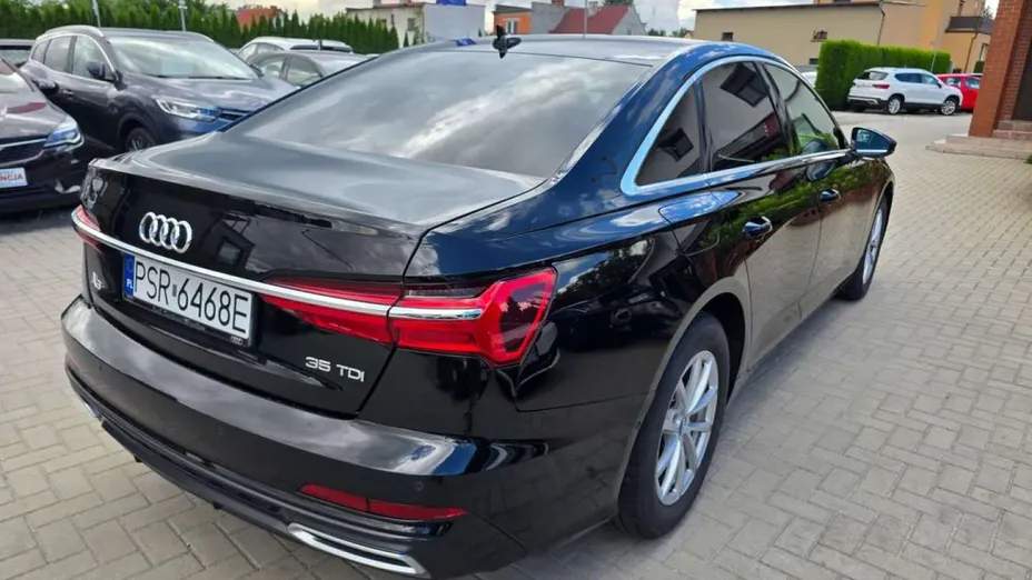 AUDI A6 -