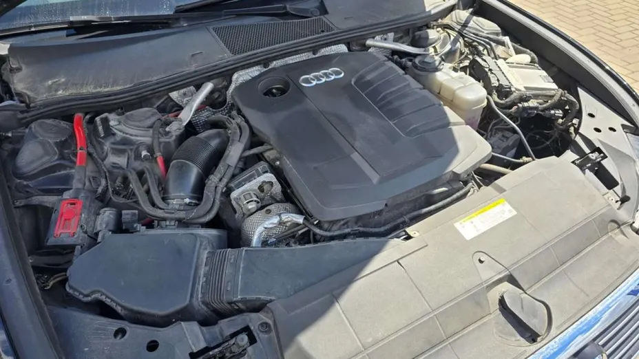 AUDI A6 -