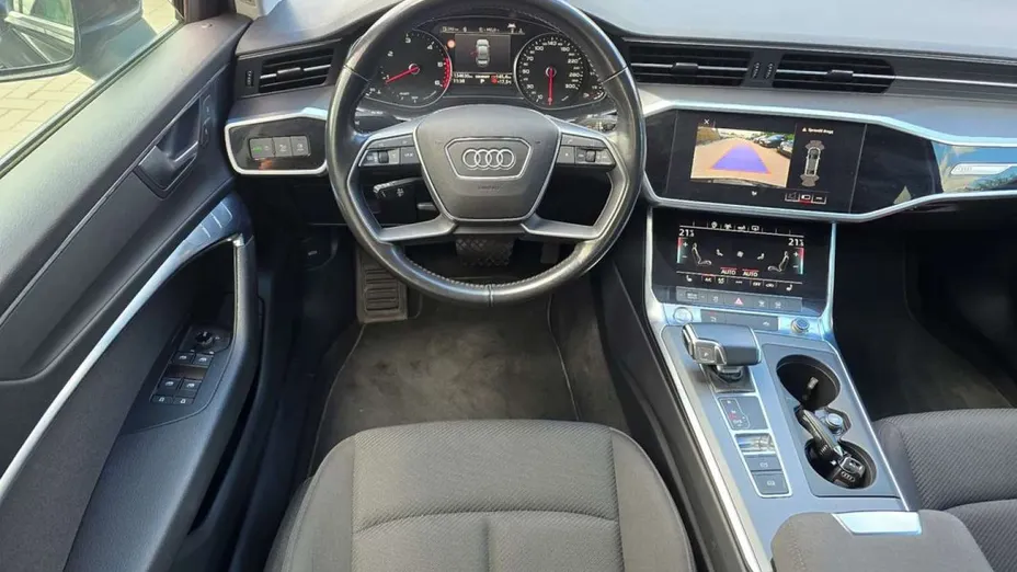 AUDI A6 -