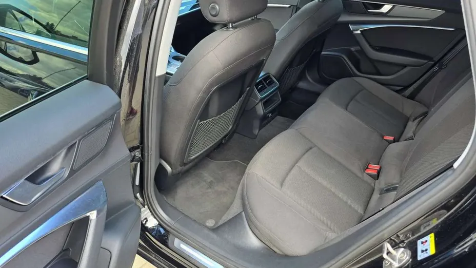 AUDI A6 -