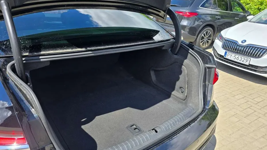 AUDI A6 -