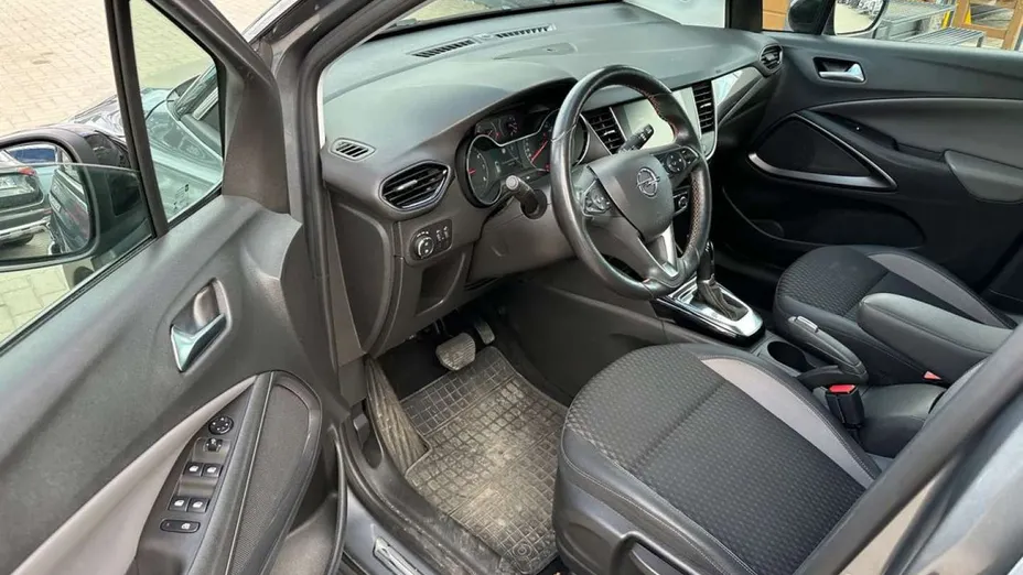 OPEL Crossland X -