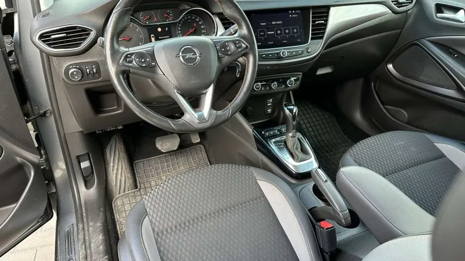 OPEL Crossland X -