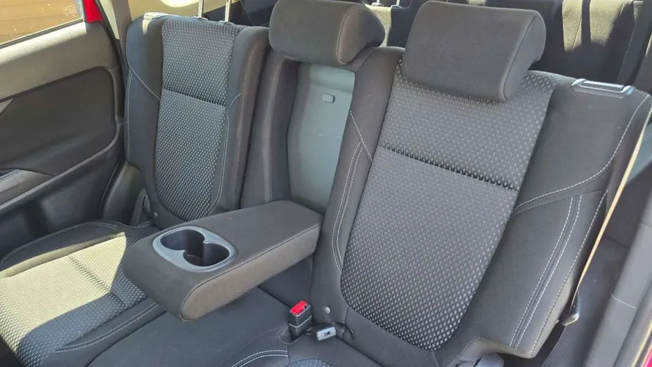 MITSUBISHI Outlander -