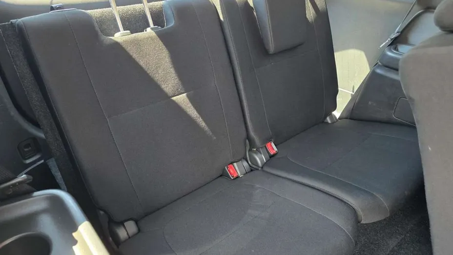 MITSUBISHI Outlander -