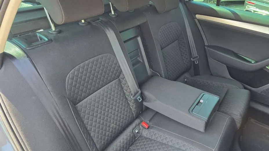 SKODA Superb -