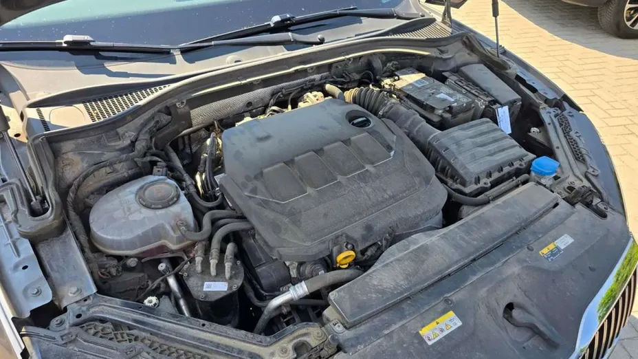 SKODA Superb -