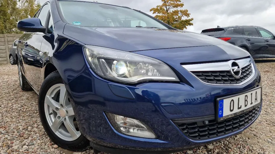 OPEL Astra -