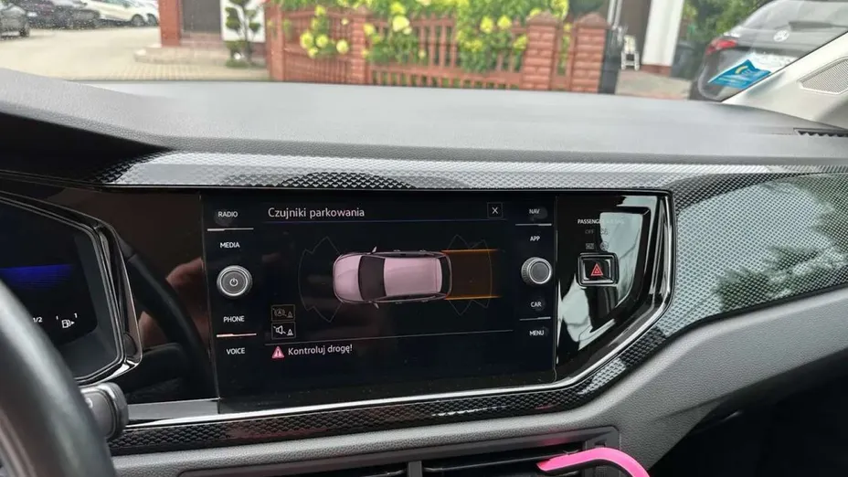 VOLKSWAGEN Polo -