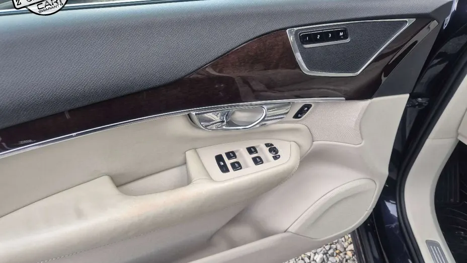 VOLVO XC90 -