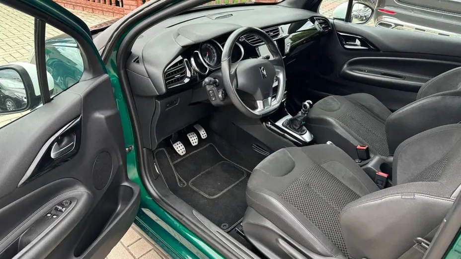 DS 3 -
