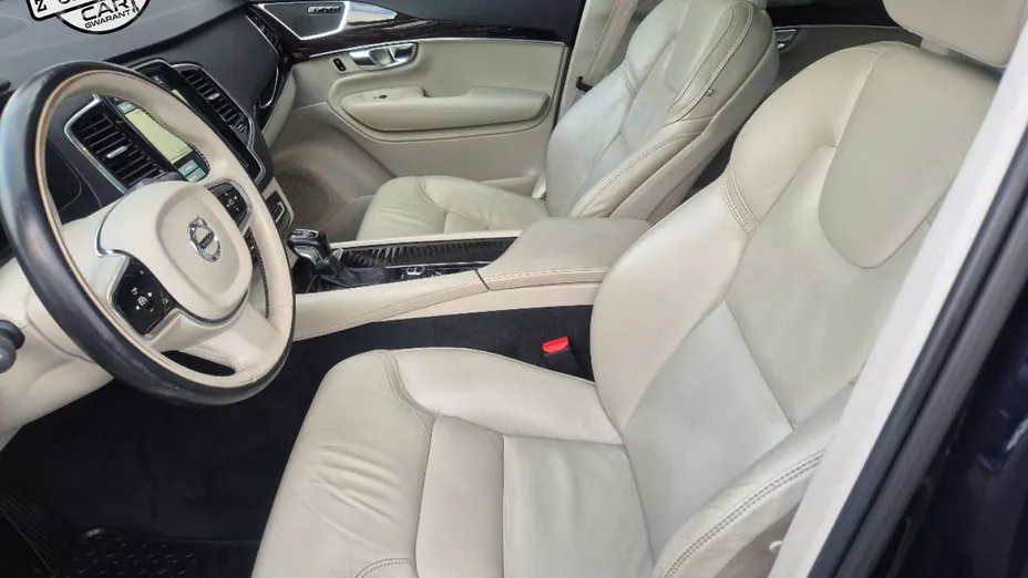 VOLVO XC90 -