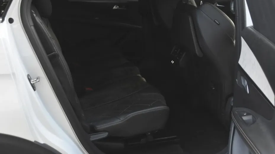 PEUGEOT 5008 -