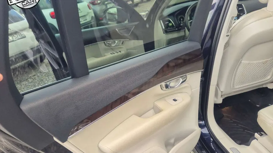 VOLVO XC90 -