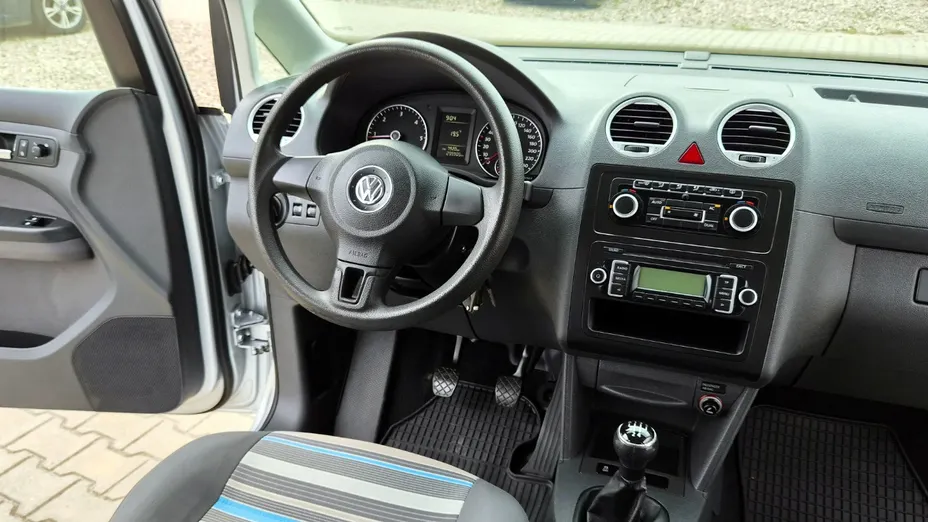 VOLKSWAGEN Caddy -