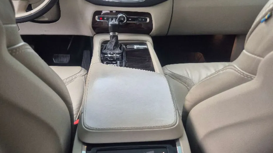 VOLVO XC90 -