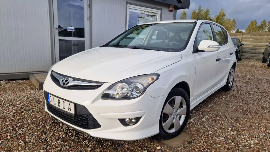 HYUNDAI i30 -