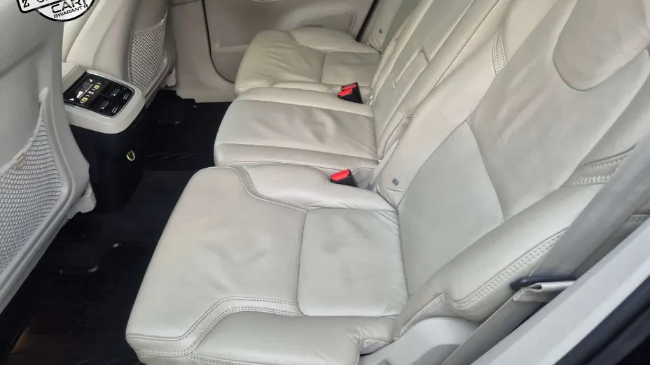 VOLVO XC90 -