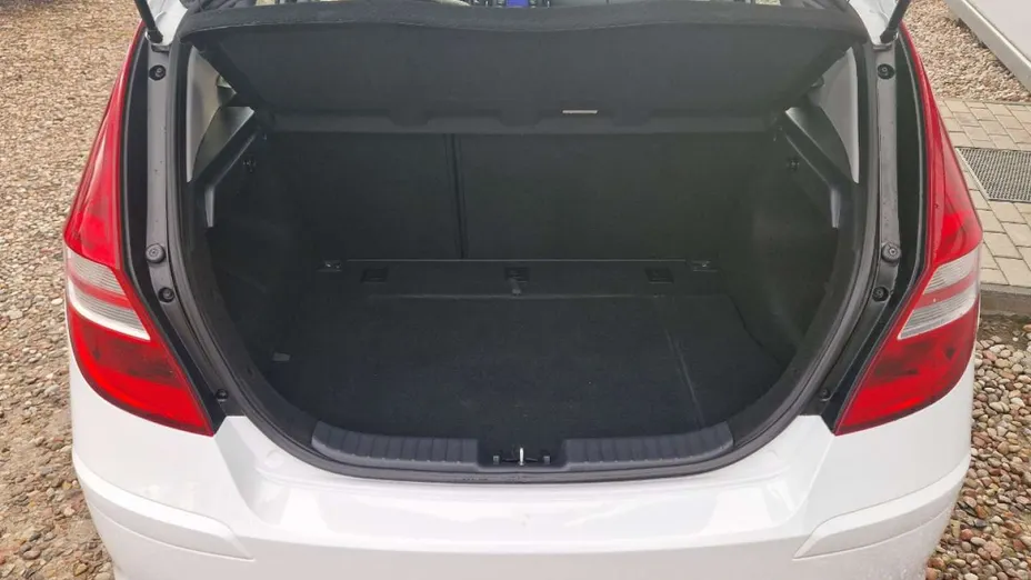 HYUNDAI i30 -