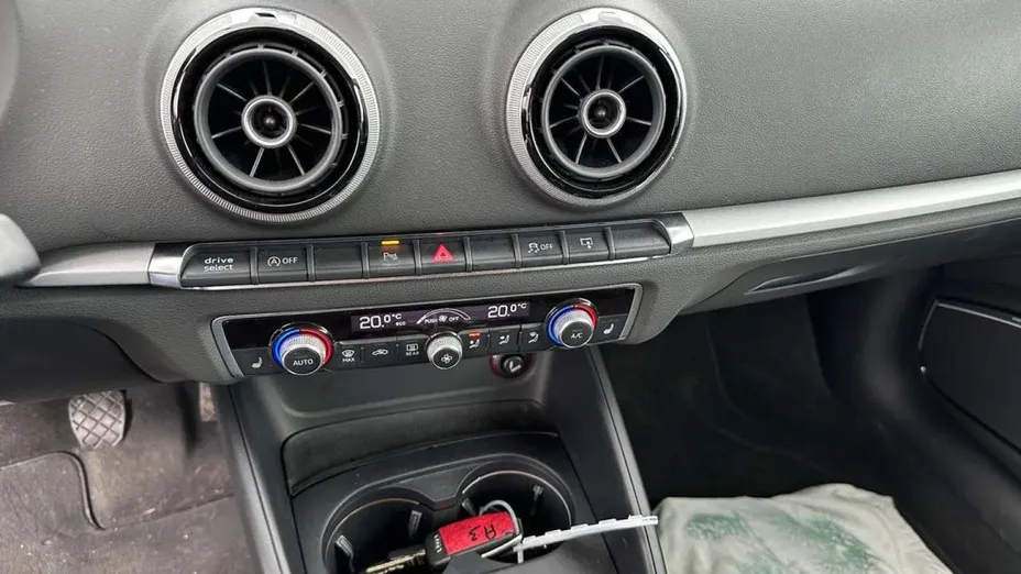 AUDI A3 -
