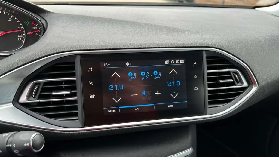 PEUGEOT 308 -