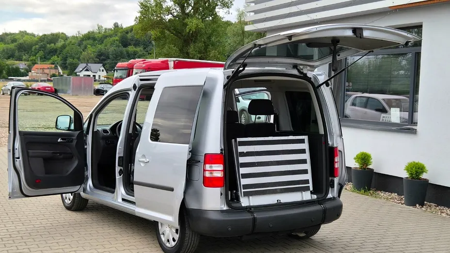VOLKSWAGEN Caddy -