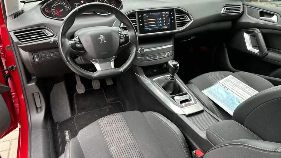 PEUGEOT 308 -