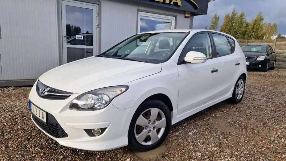 HYUNDAI i30 -