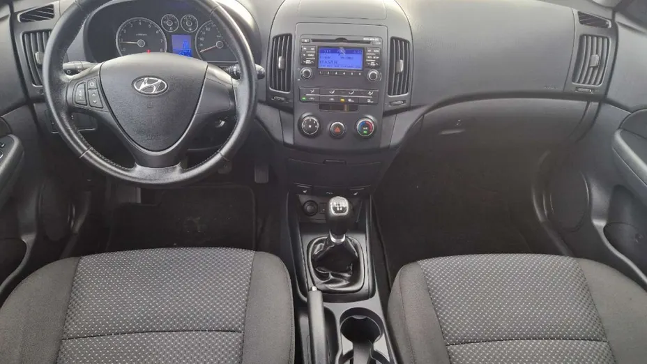 HYUNDAI i30 -