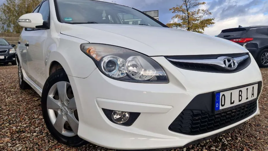 HYUNDAI i30 -