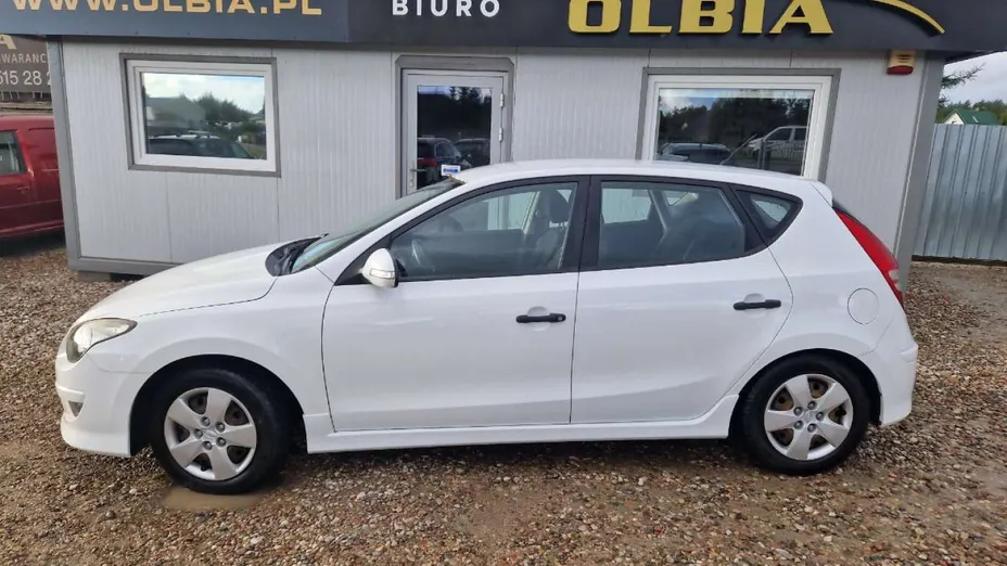 HYUNDAI i30 -