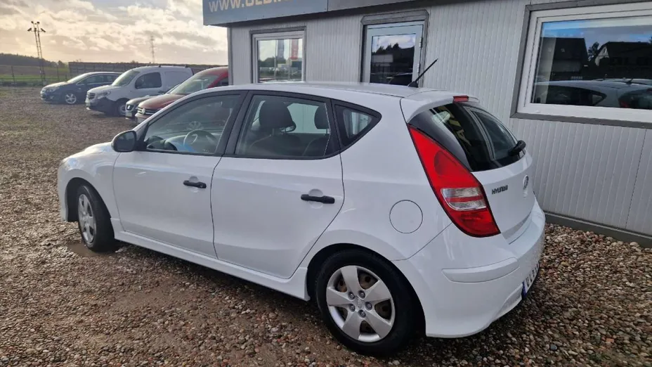HYUNDAI i30 -