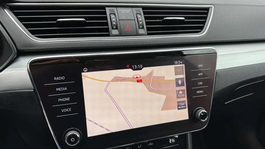 SKODA Superb -