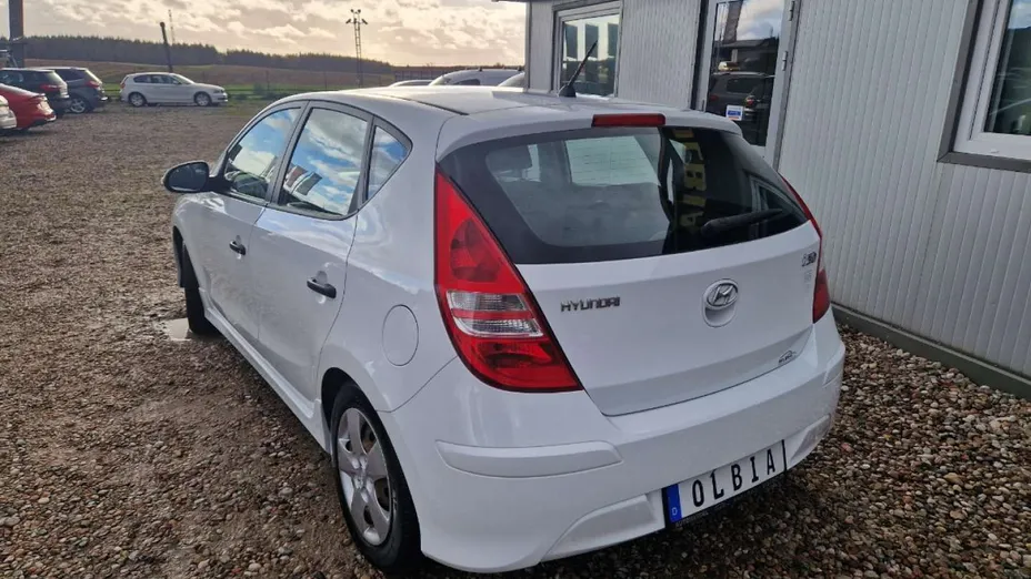 HYUNDAI i30 -