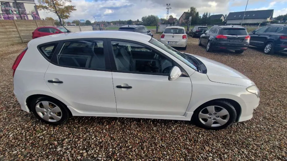 HYUNDAI i30 -