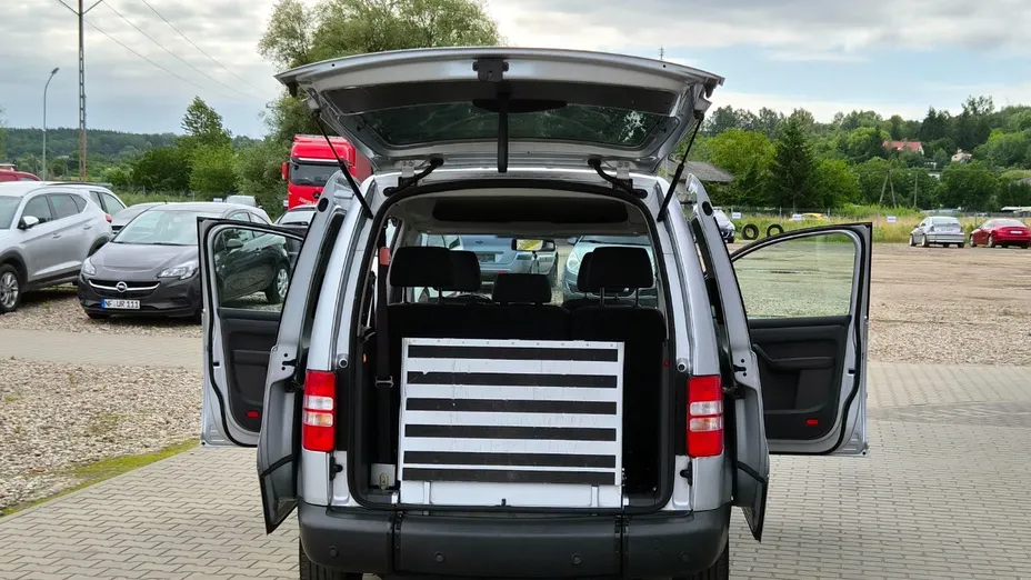 VOLKSWAGEN Caddy -