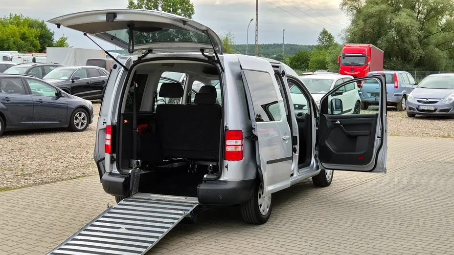 VOLKSWAGEN Caddy -