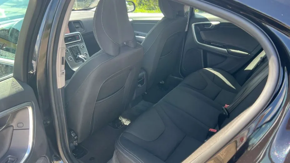 VOLVO S60 -