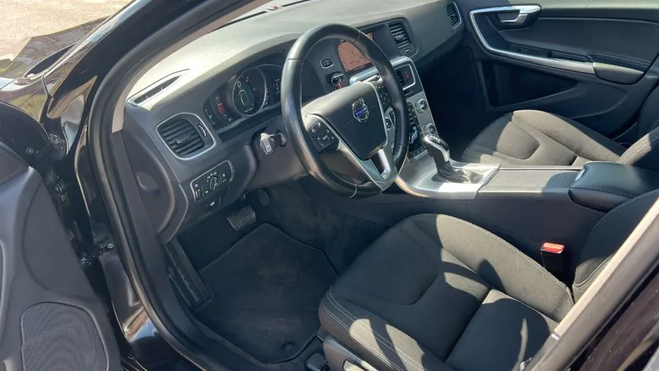 VOLVO S60 -